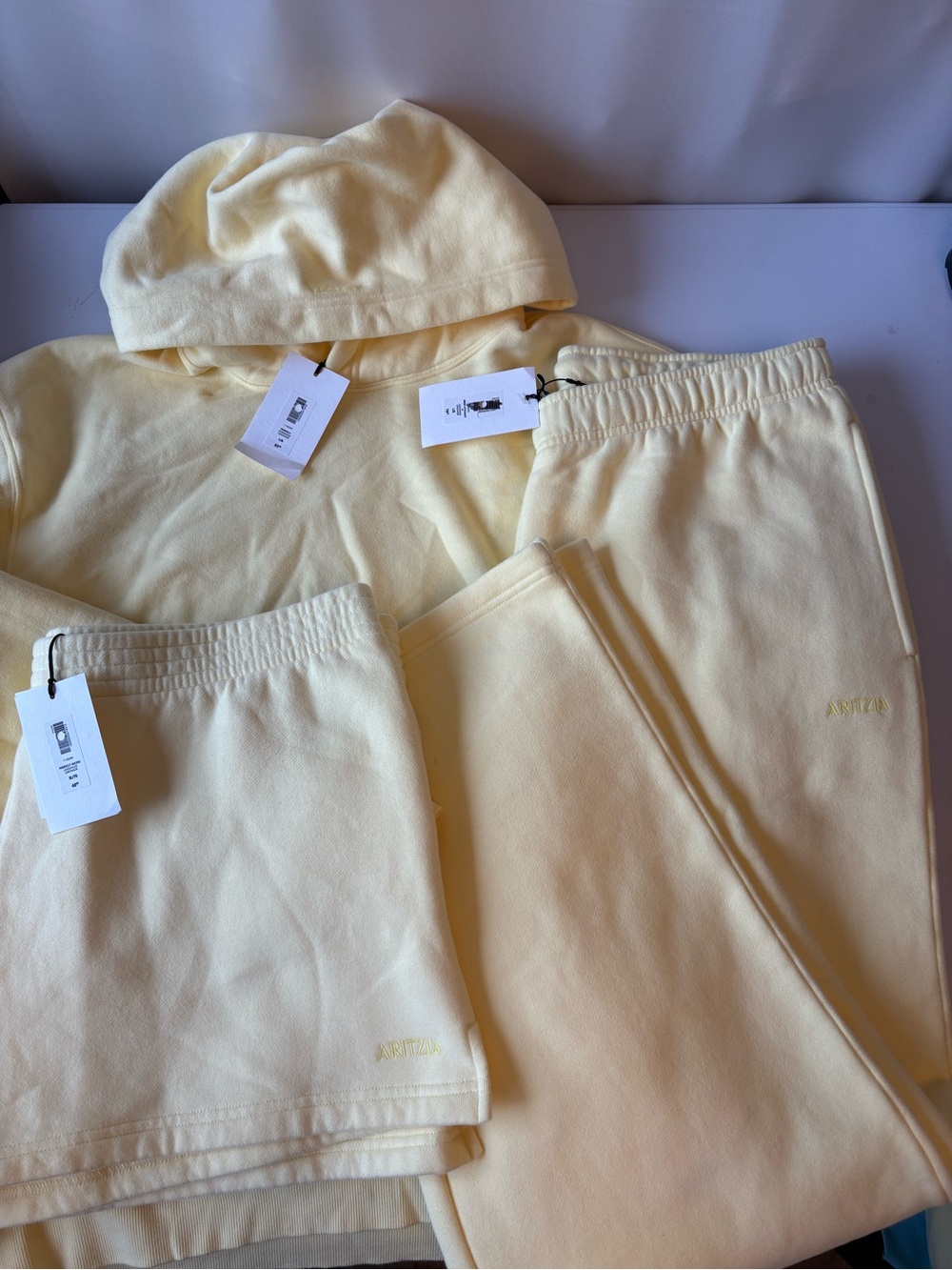 3 pc lemonade aritzia sweatfleece set